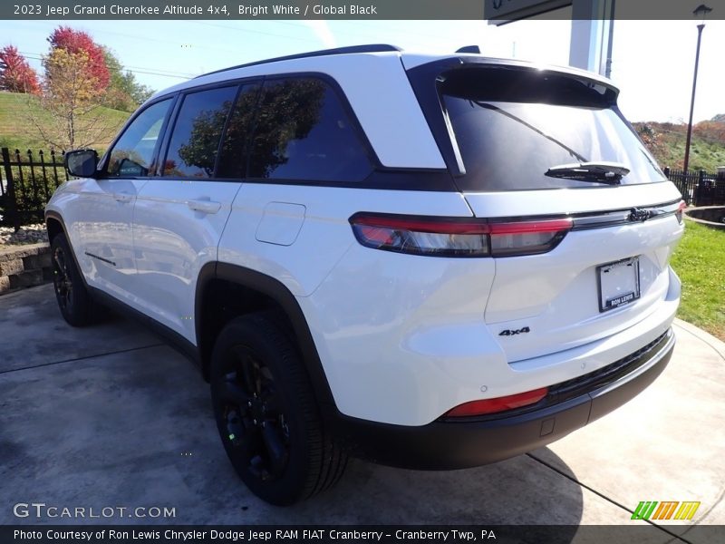 Bright White / Global Black 2023 Jeep Grand Cherokee Altitude 4x4