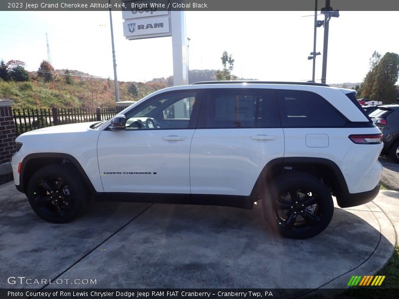Bright White / Global Black 2023 Jeep Grand Cherokee Altitude 4x4