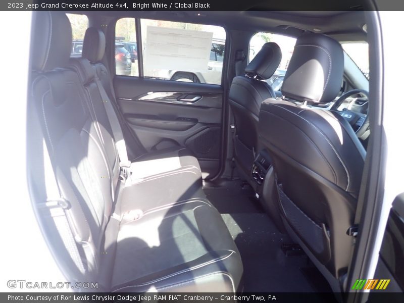 Bright White / Global Black 2023 Jeep Grand Cherokee Altitude 4x4