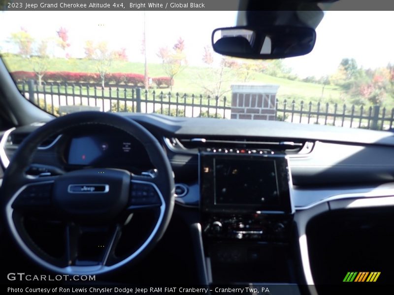 Bright White / Global Black 2023 Jeep Grand Cherokee Altitude 4x4