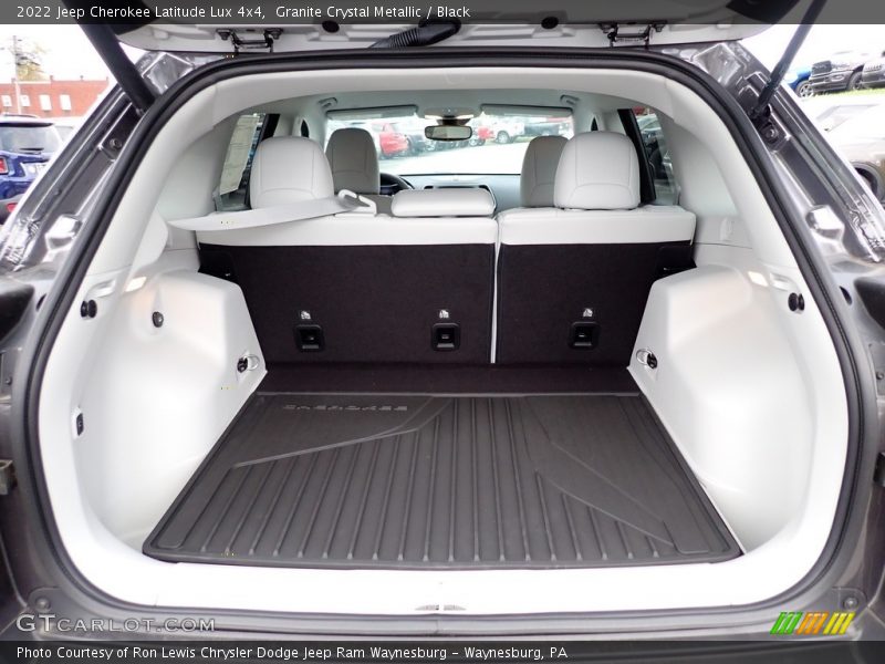 Granite Crystal Metallic / Black 2022 Jeep Cherokee Latitude Lux 4x4