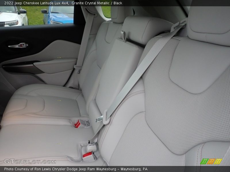 Granite Crystal Metallic / Black 2022 Jeep Cherokee Latitude Lux 4x4