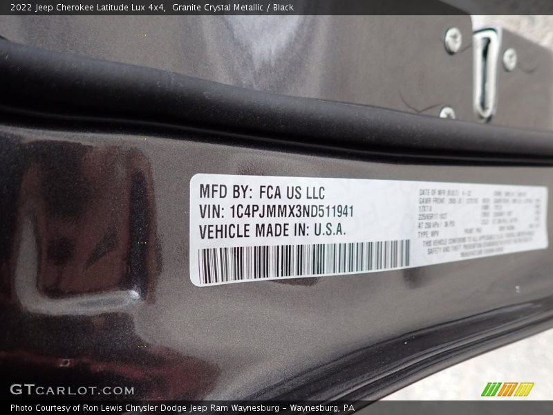 Granite Crystal Metallic / Black 2022 Jeep Cherokee Latitude Lux 4x4