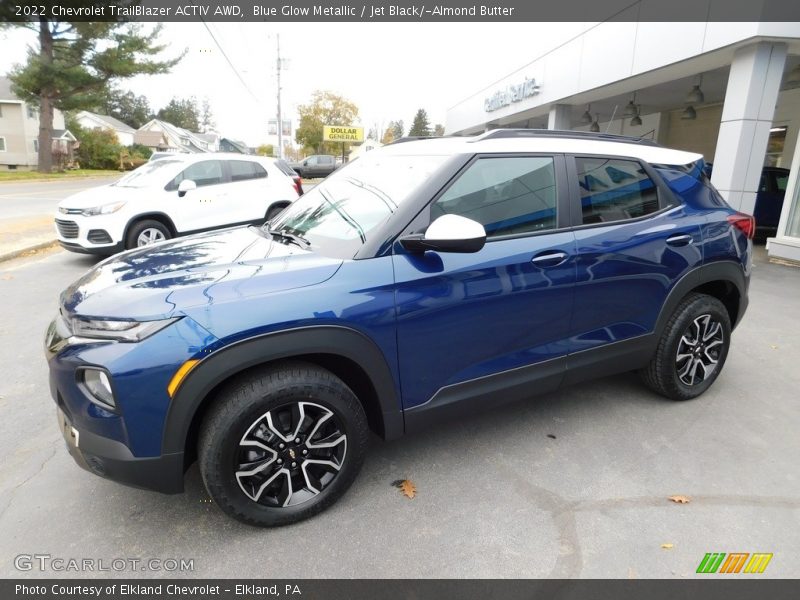 Blue Glow Metallic / Jet Black/­Almond Butter 2022 Chevrolet TrailBlazer ACTIV AWD