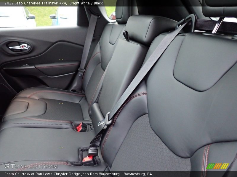 Bright White / Black 2022 Jeep Cherokee Trailhawk 4x4