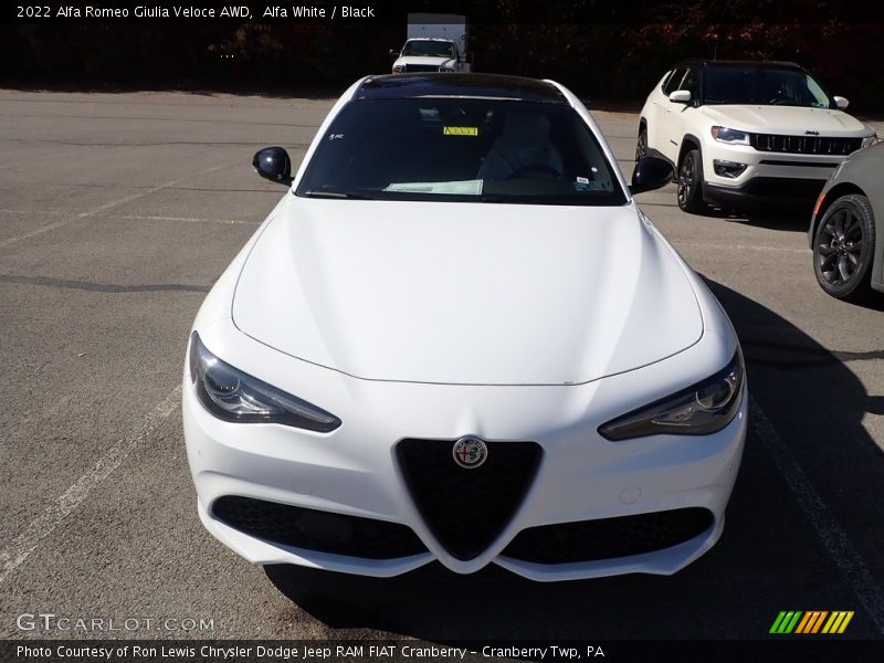 Alfa White / Black 2022 Alfa Romeo Giulia Veloce AWD