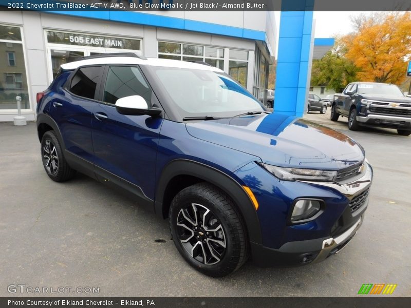 Blue Glow Metallic / Jet Black/­Almond Butter 2022 Chevrolet TrailBlazer ACTIV AWD