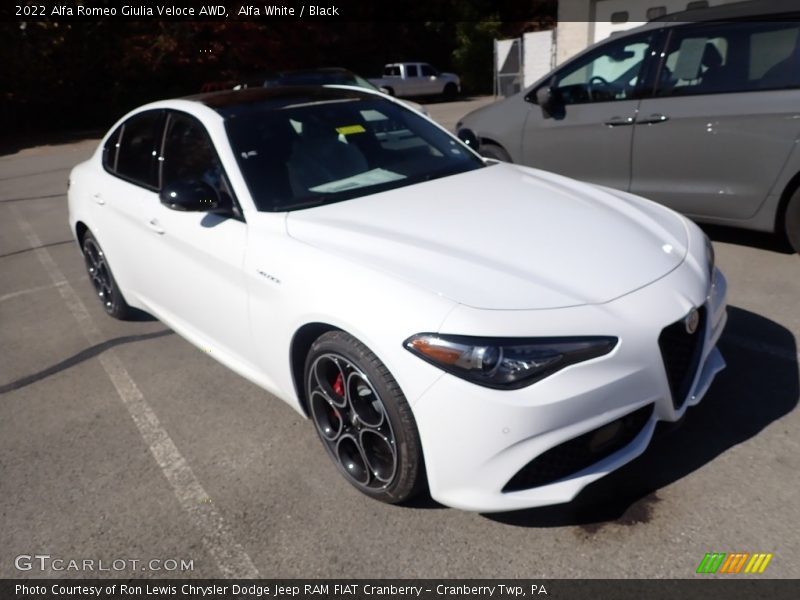 Front 3/4 View of 2022 Giulia Veloce AWD