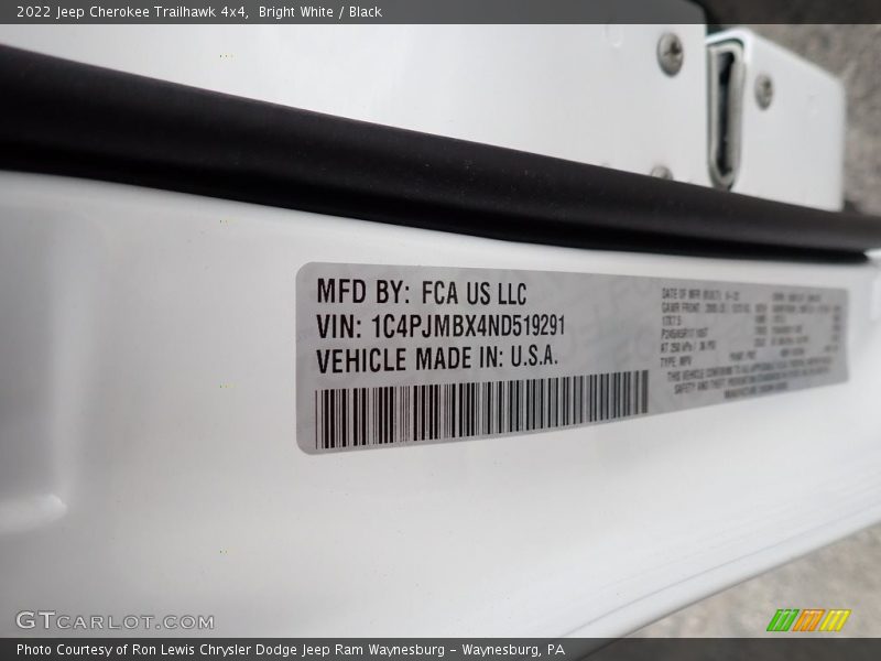 Bright White / Black 2022 Jeep Cherokee Trailhawk 4x4