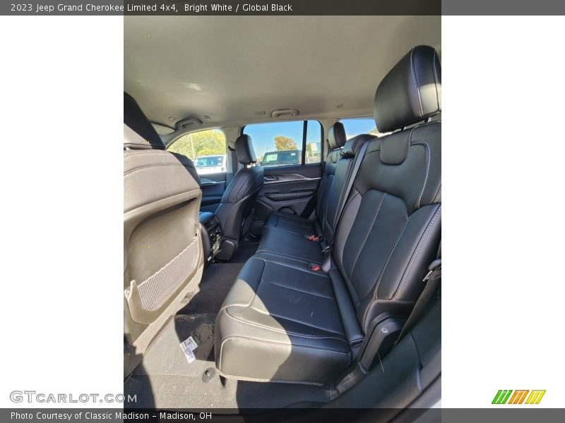 Bright White / Global Black 2023 Jeep Grand Cherokee Limited 4x4