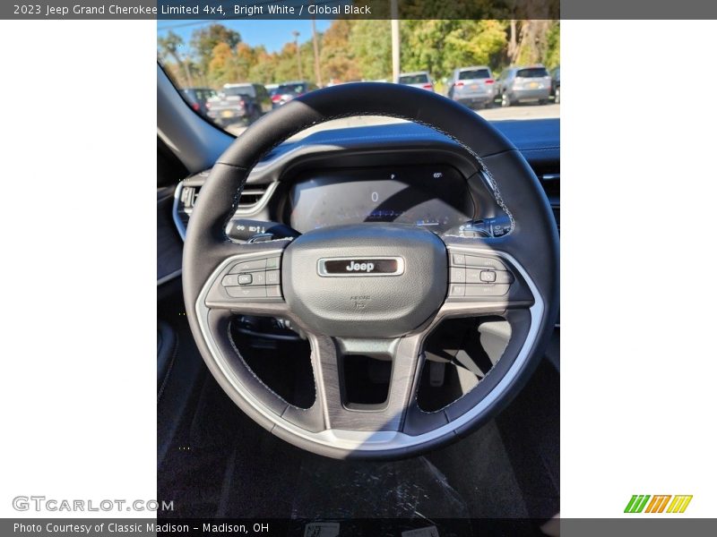 Bright White / Global Black 2023 Jeep Grand Cherokee Limited 4x4