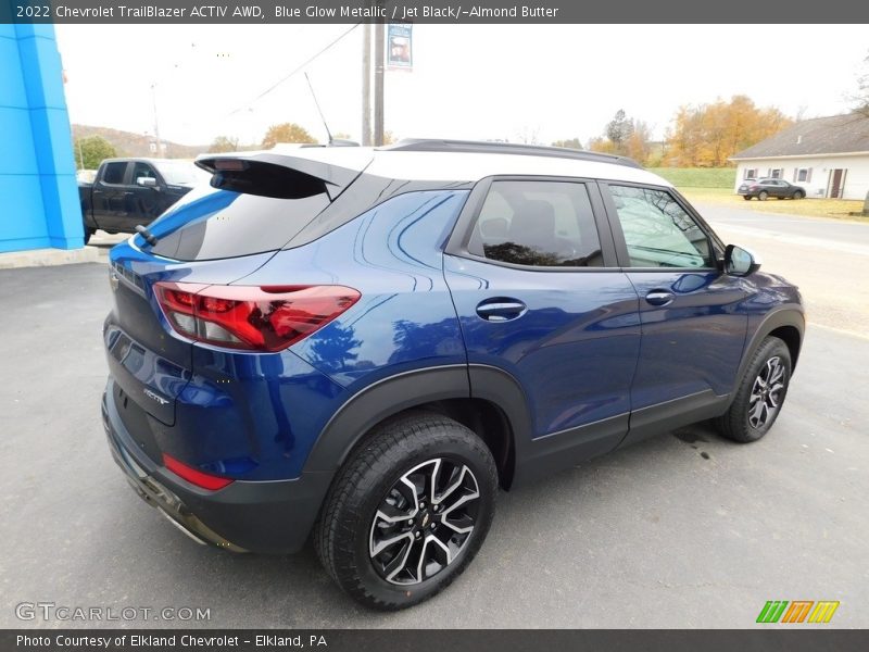 Blue Glow Metallic / Jet Black/­Almond Butter 2022 Chevrolet TrailBlazer ACTIV AWD