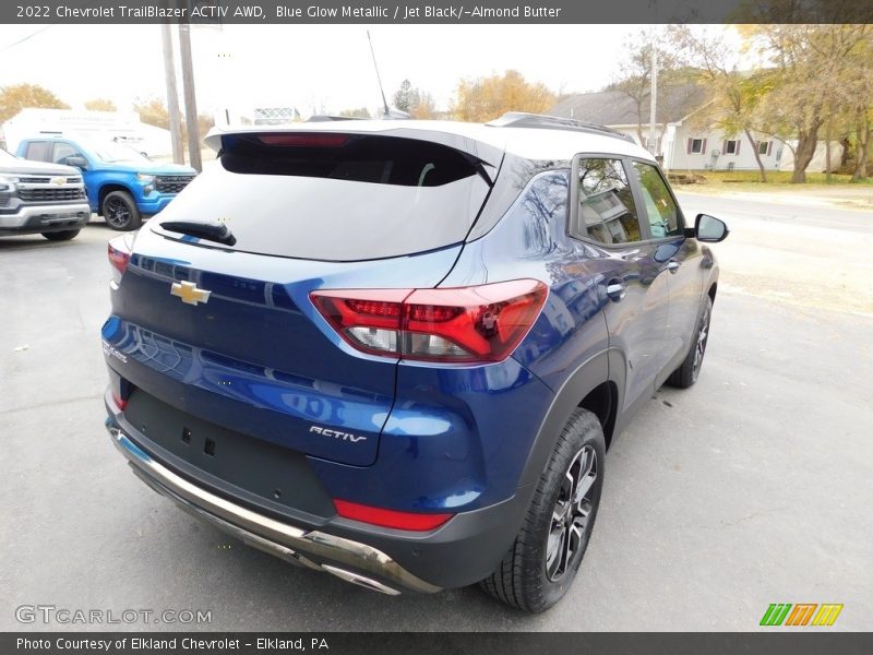 Blue Glow Metallic / Jet Black/­Almond Butter 2022 Chevrolet TrailBlazer ACTIV AWD
