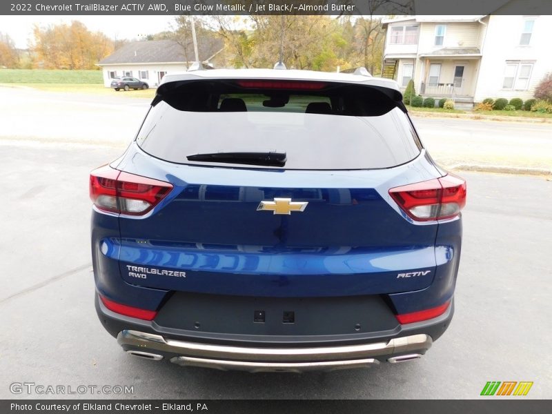 Blue Glow Metallic / Jet Black/­Almond Butter 2022 Chevrolet TrailBlazer ACTIV AWD