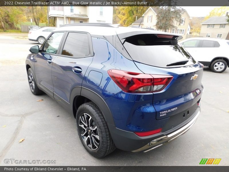 Blue Glow Metallic / Jet Black/­Almond Butter 2022 Chevrolet TrailBlazer ACTIV AWD