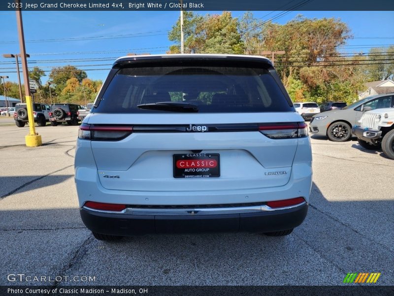 Bright White / Global Black 2023 Jeep Grand Cherokee Limited 4x4