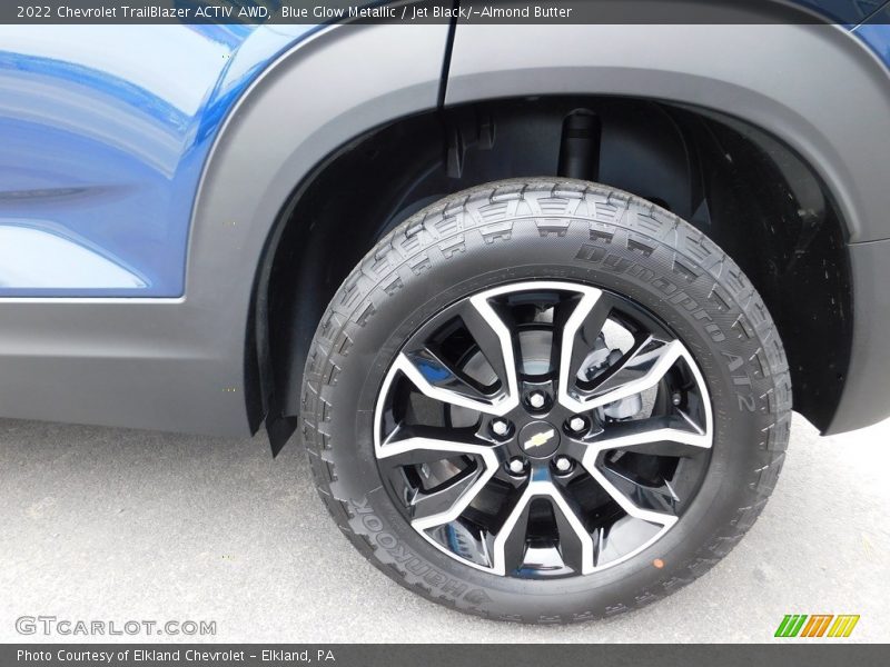 Blue Glow Metallic / Jet Black/­Almond Butter 2022 Chevrolet TrailBlazer ACTIV AWD