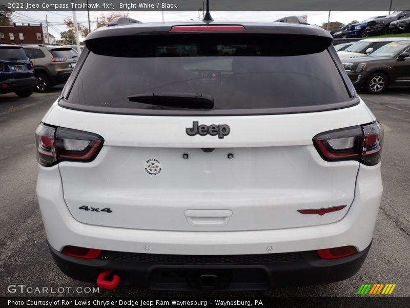 Bright White / Black 2022 Jeep Compass Trailhawk 4x4