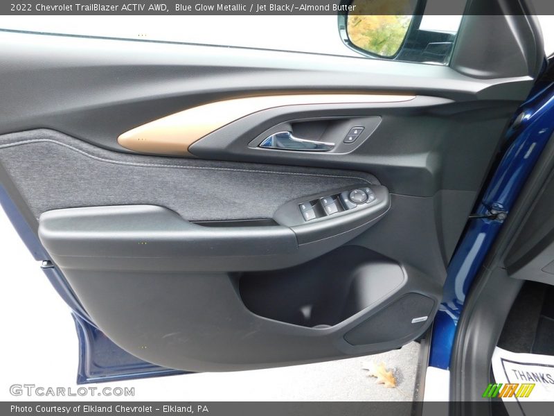 Blue Glow Metallic / Jet Black/­Almond Butter 2022 Chevrolet TrailBlazer ACTIV AWD