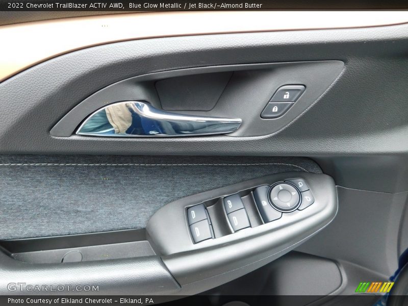 Blue Glow Metallic / Jet Black/­Almond Butter 2022 Chevrolet TrailBlazer ACTIV AWD