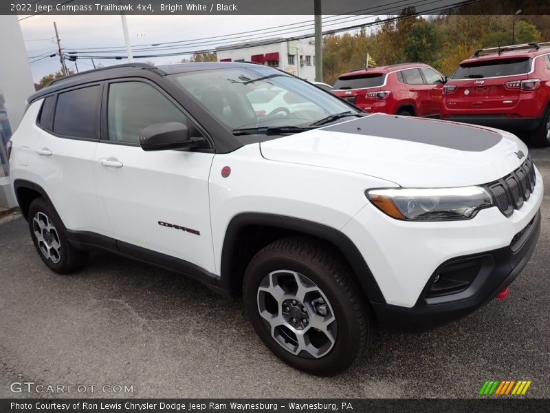 Bright White / Black 2022 Jeep Compass Trailhawk 4x4