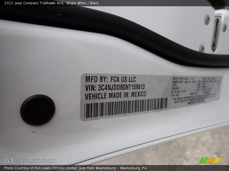 Bright White / Black 2022 Jeep Compass Trailhawk 4x4