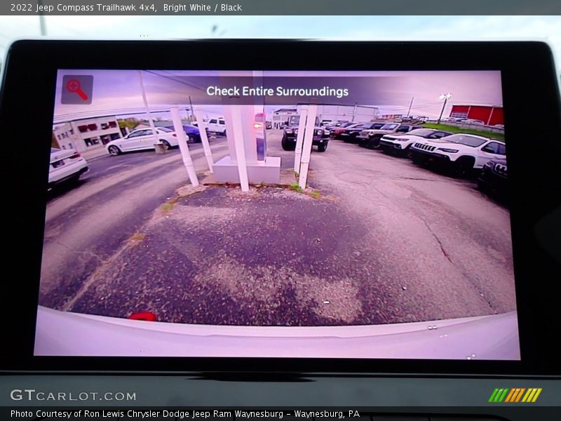 Bright White / Black 2022 Jeep Compass Trailhawk 4x4