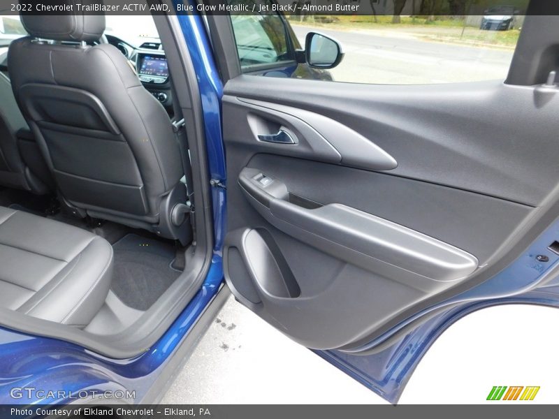 Blue Glow Metallic / Jet Black/­Almond Butter 2022 Chevrolet TrailBlazer ACTIV AWD
