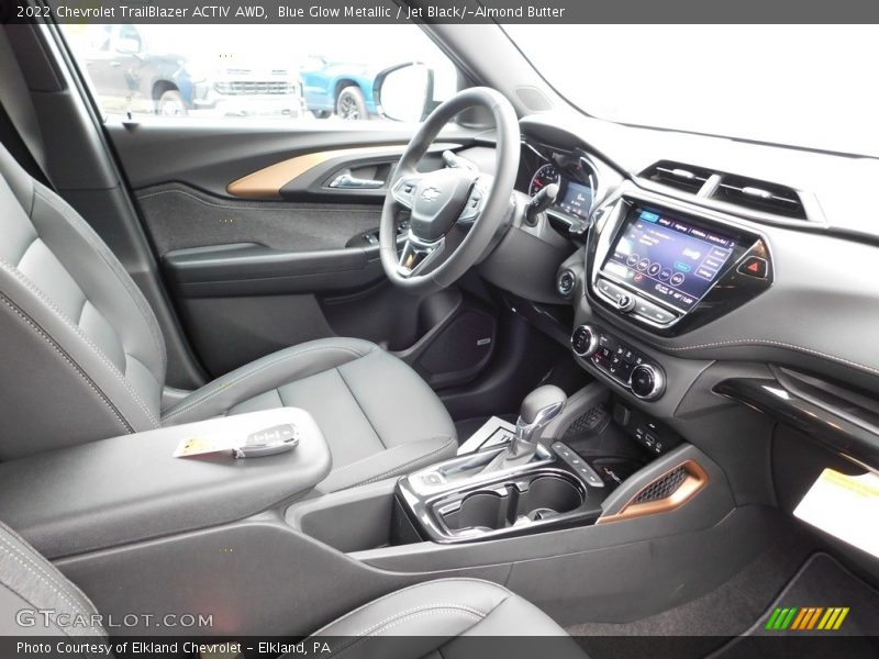 Blue Glow Metallic / Jet Black/­Almond Butter 2022 Chevrolet TrailBlazer ACTIV AWD