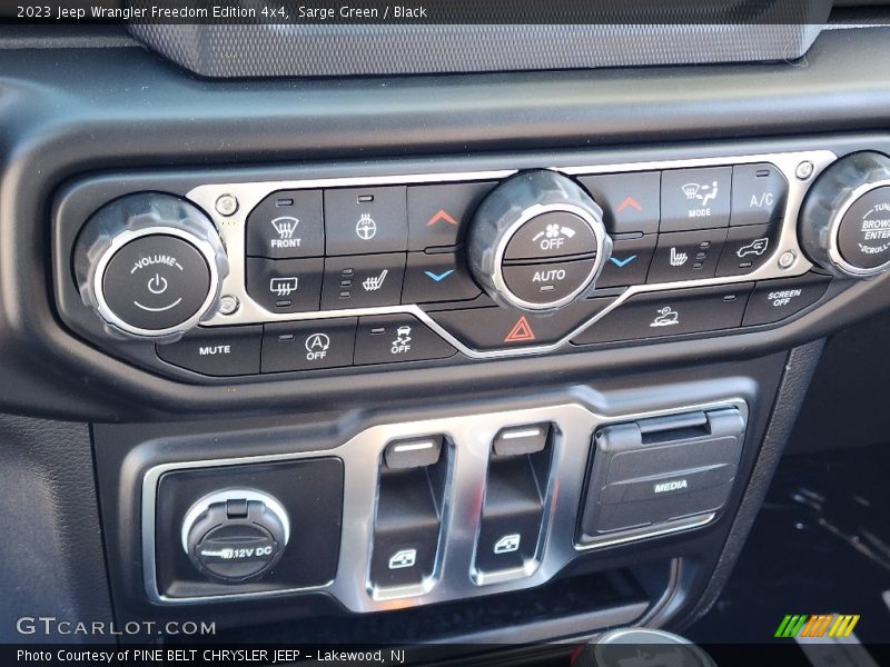 Sarge Green / Black 2023 Jeep Wrangler Freedom Edition 4x4
