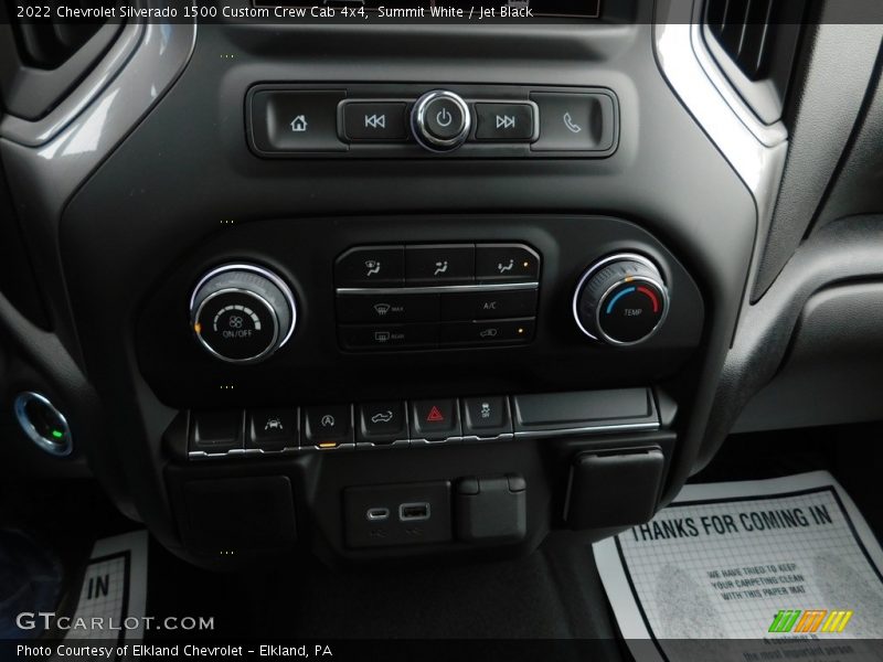 Summit White / Jet Black 2022 Chevrolet Silverado 1500 Custom Crew Cab 4x4