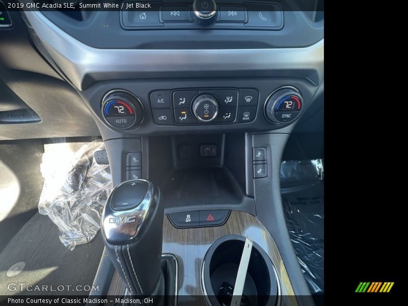 Summit White / Jet Black 2019 GMC Acadia SLE