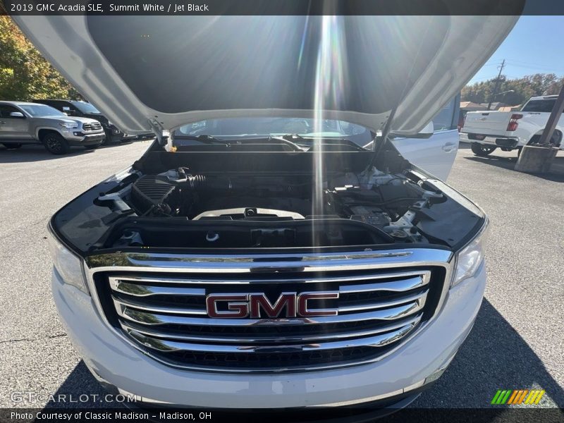 Summit White / Jet Black 2019 GMC Acadia SLE