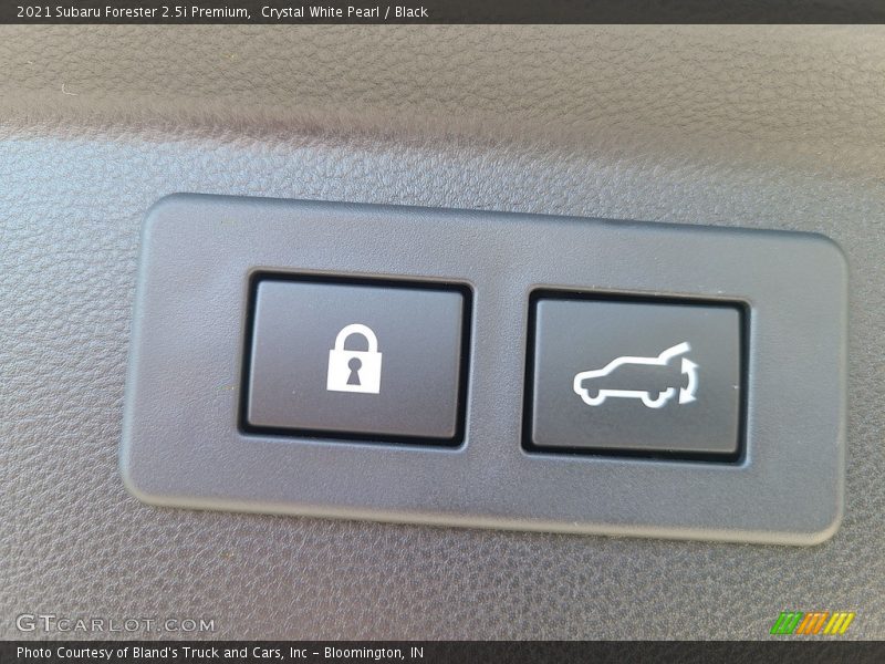 Crystal White Pearl / Black 2021 Subaru Forester 2.5i Premium