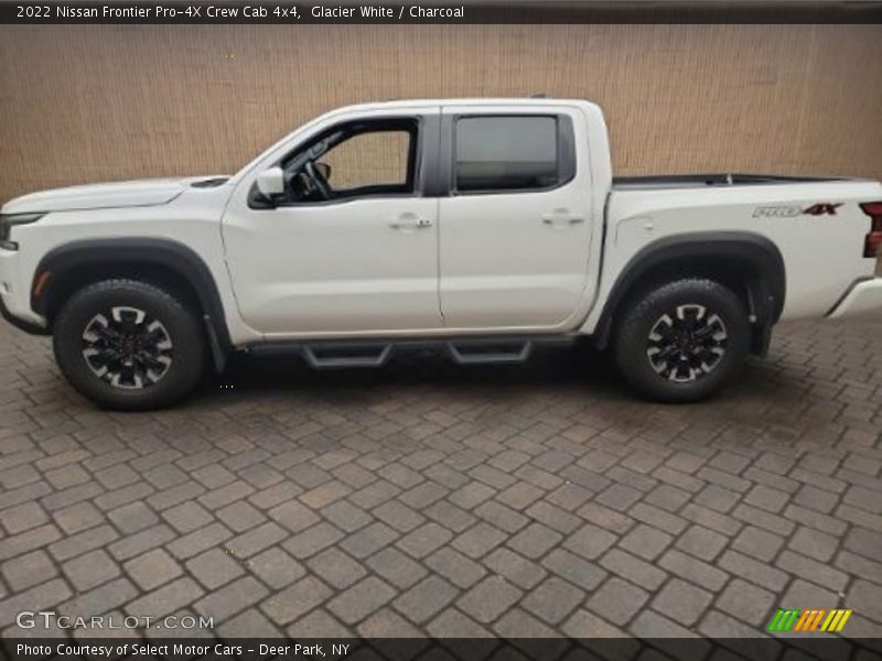 Glacier White / Charcoal 2022 Nissan Frontier Pro-4X Crew Cab 4x4