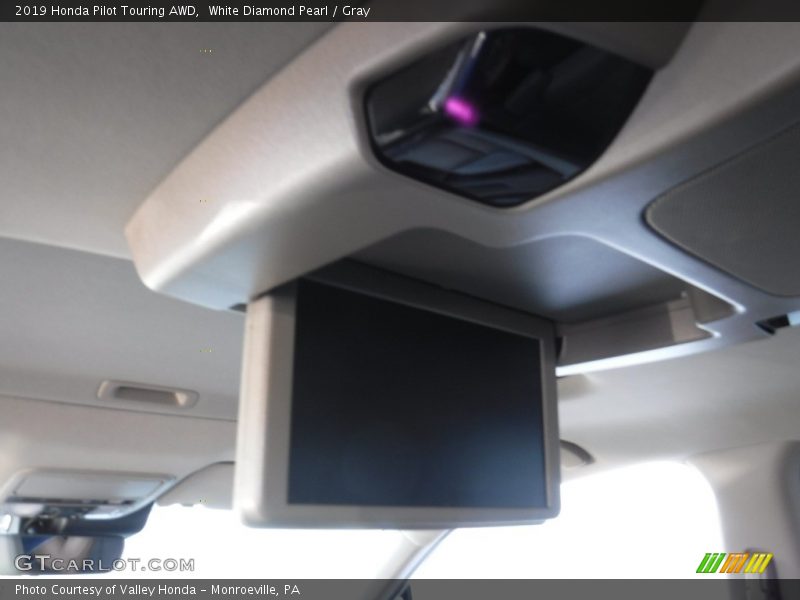White Diamond Pearl / Gray 2019 Honda Pilot Touring AWD
