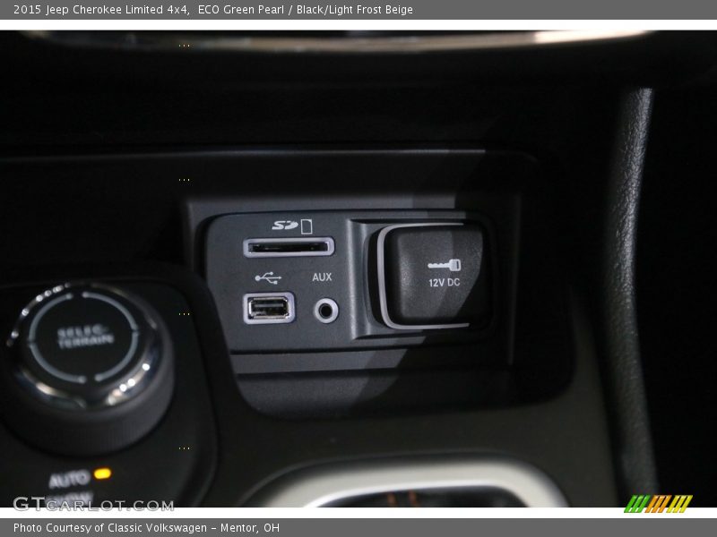 ECO Green Pearl / Black/Light Frost Beige 2015 Jeep Cherokee Limited 4x4