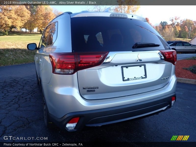 Alloy Silver Metallic / Black 2018 Mitsubishi Outlander LE S-AWC