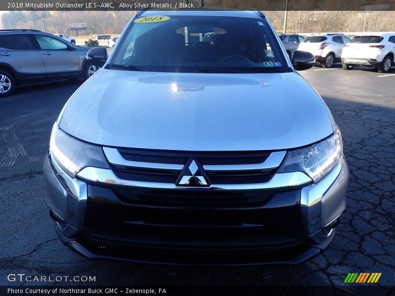 Alloy Silver Metallic / Black 2018 Mitsubishi Outlander LE S-AWC
