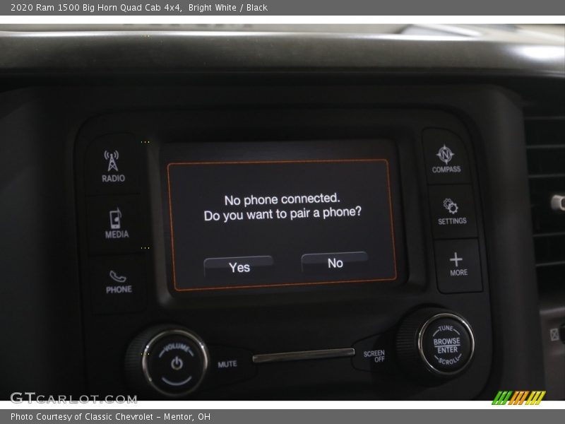 Bright White / Black 2020 Ram 1500 Big Horn Quad Cab 4x4