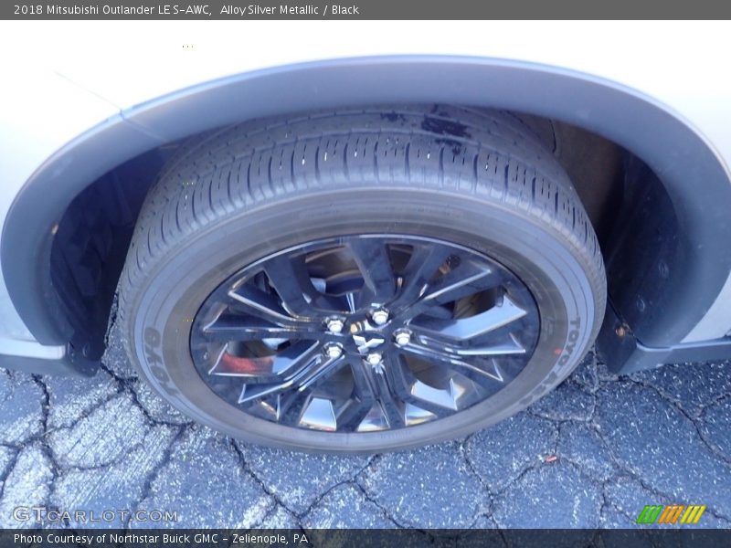 Alloy Silver Metallic / Black 2018 Mitsubishi Outlander LE S-AWC