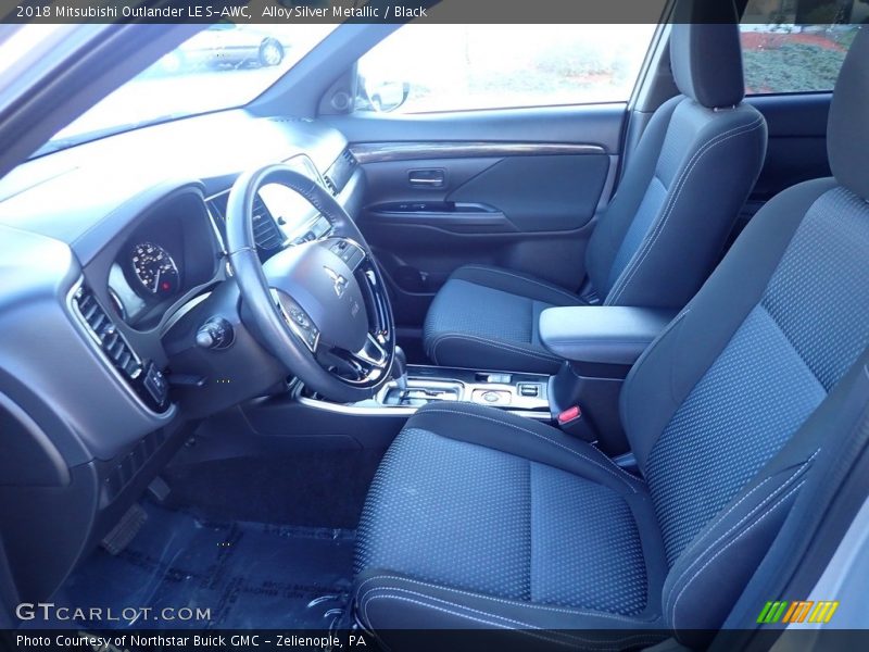 Alloy Silver Metallic / Black 2018 Mitsubishi Outlander LE S-AWC