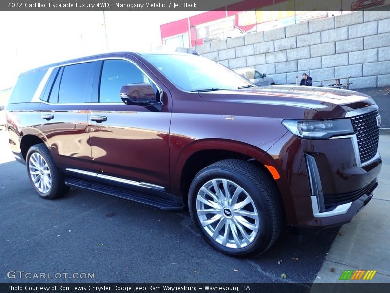 Front 3/4 View of 2022 Escalade Luxury 4WD