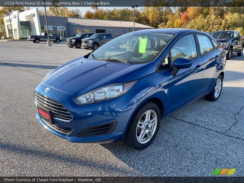 Lightning Blue / Charcoal Black 2019 Ford Fiesta SE Sedan