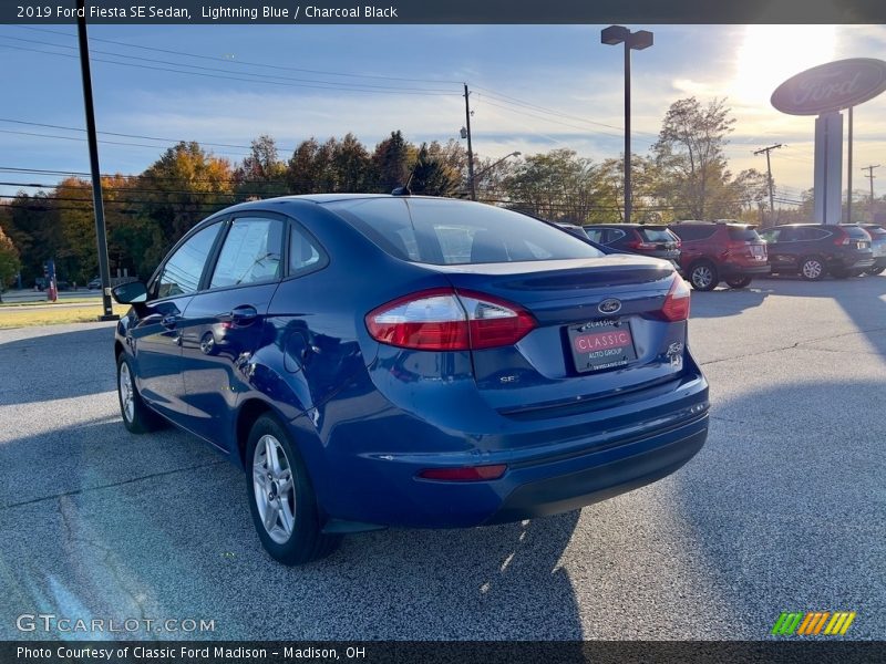 Lightning Blue / Charcoal Black 2019 Ford Fiesta SE Sedan