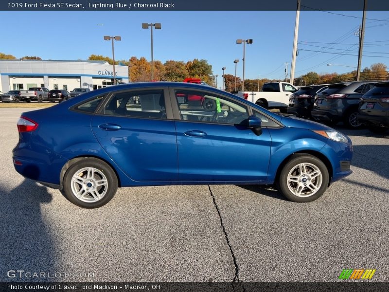 Lightning Blue / Charcoal Black 2019 Ford Fiesta SE Sedan