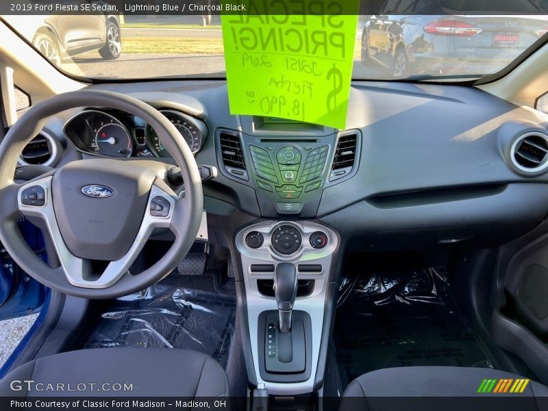 Lightning Blue / Charcoal Black 2019 Ford Fiesta SE Sedan