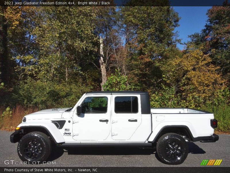  2023 Gladiator Freedom Edition 4x4 Bright White