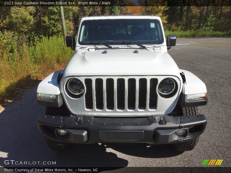 Bright White / Black 2023 Jeep Gladiator Freedom Edition 4x4