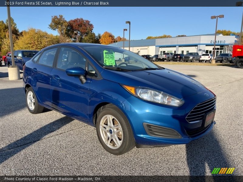 Lightning Blue / Charcoal Black 2019 Ford Fiesta SE Sedan